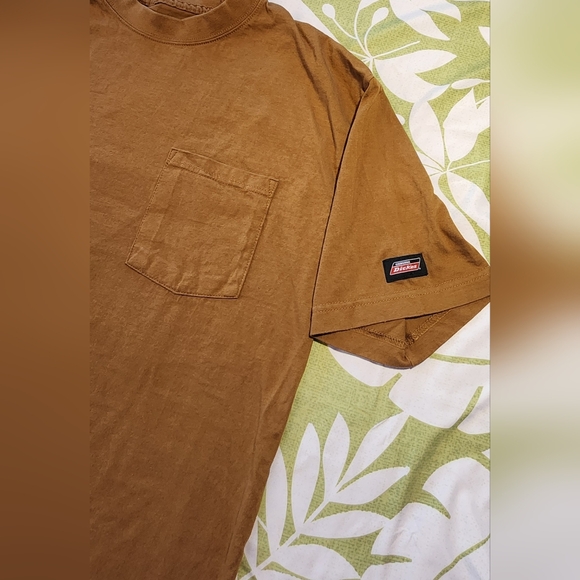 Dieckies Men's large Caramel Brown T shirt - Picture 3 of 6